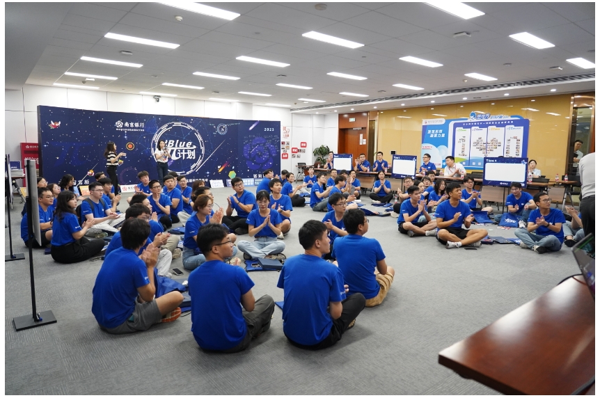 擁抱：弄潮金融科技事業的良師益友